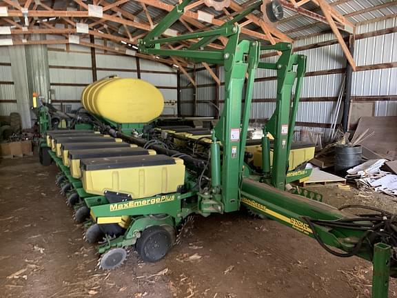 Image of John Deere 1770 equipment image 2