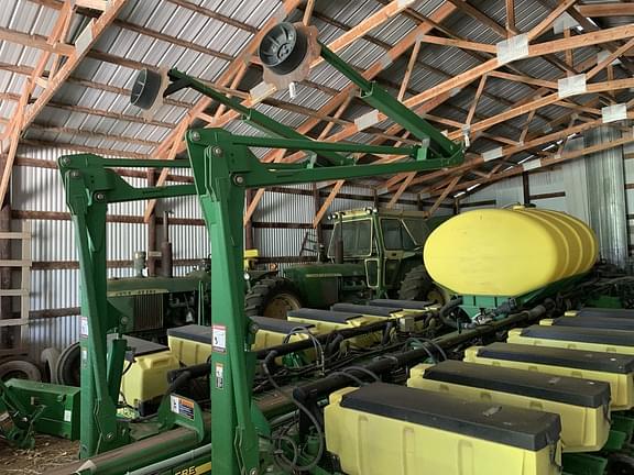 Image of John Deere 1770 equipment image 3