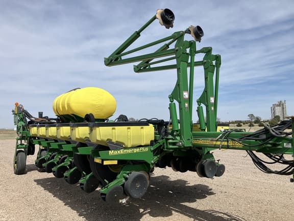 Image of John Deere 1770 equipment image 4