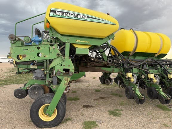 Image of John Deere 1770 equipment image 3