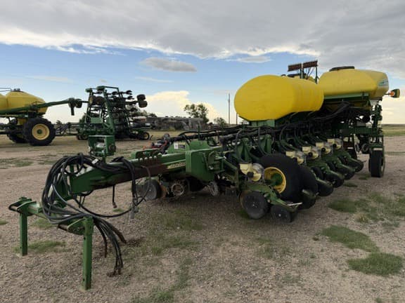 Image of John Deere 1770 equipment image 2
