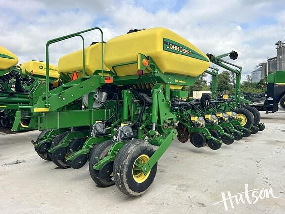 Image of John Deere 1770 equipment image 2