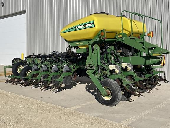 Image of John Deere 1770 equipment image 2