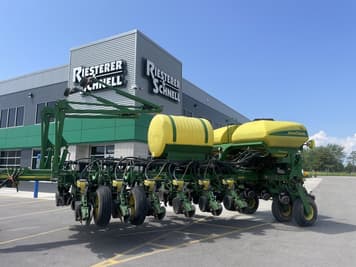 Main image John Deere 1770