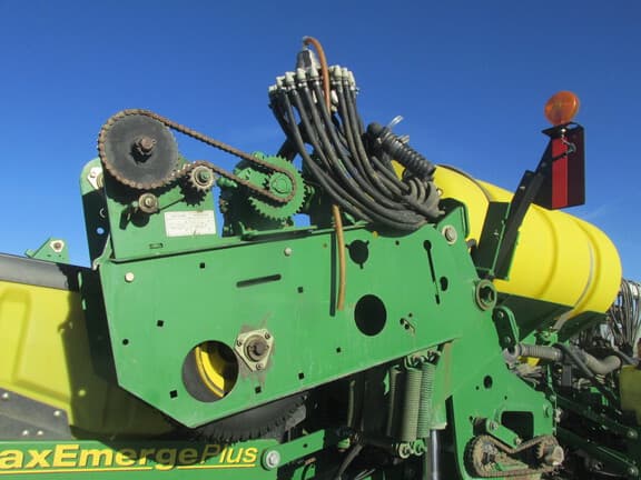 Image of John Deere 1770 equipment image 4