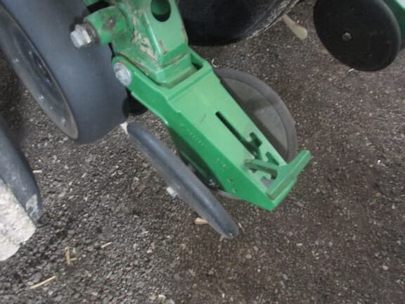 Image of John Deere 1770 equipment image 2