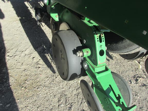 Image of John Deere 1770 equipment image 3