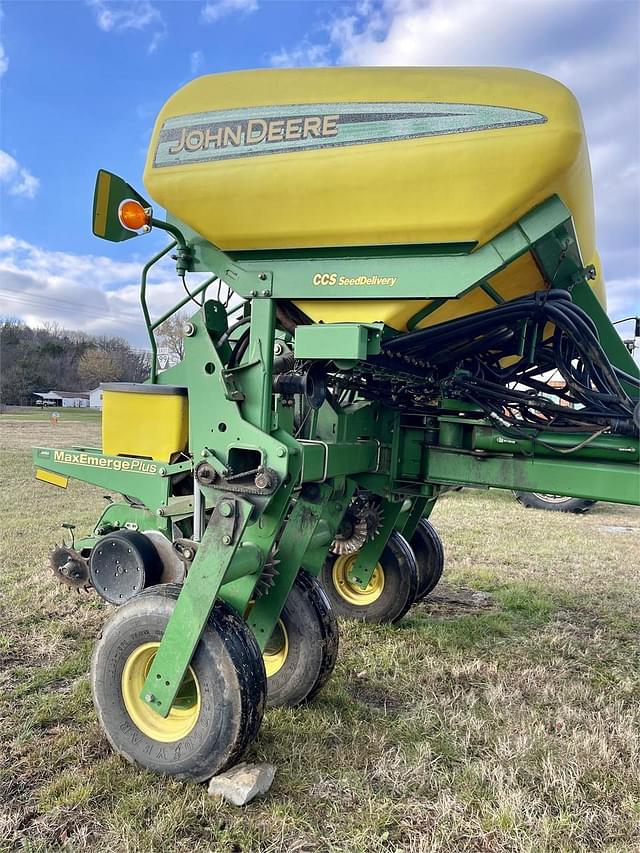 Image of John Deere 1770 equipment image 2