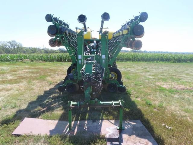 Image of John Deere 1790 equipment image 2