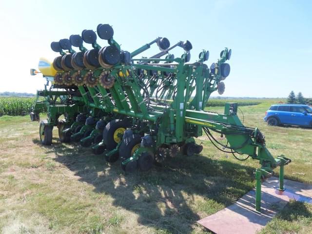 Image of John Deere 1790 equipment image 3