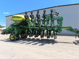 2003 John Deere 1790 Image