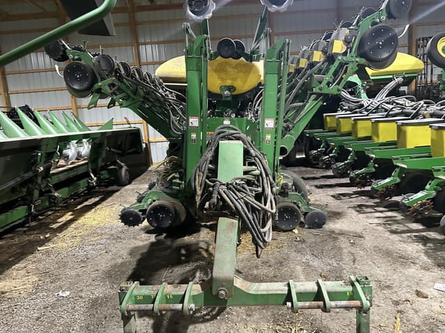 Image of John Deere 1790 equipment image 1