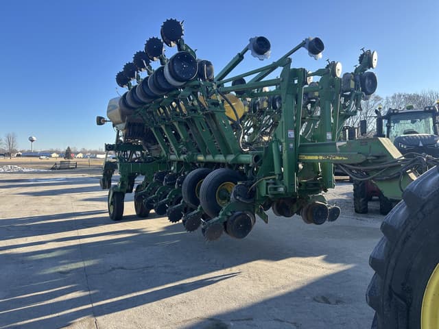 Image of John Deere 1790 equipment image 1