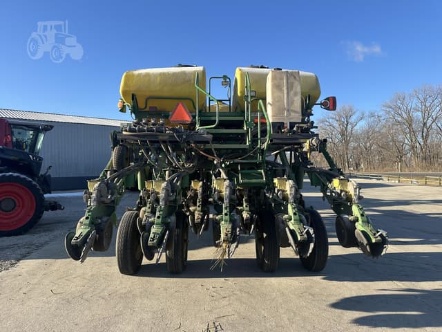 Image of John Deere 1790 equipment image 4