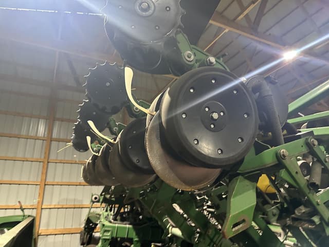 Image of John Deere 1790 equipment image 3