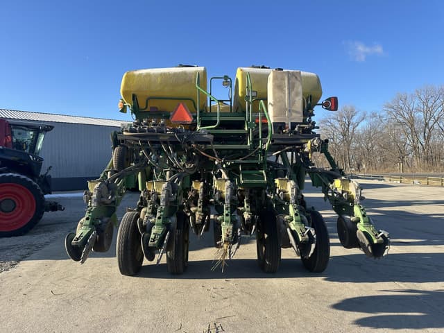 Image of John Deere 1790 equipment image 4