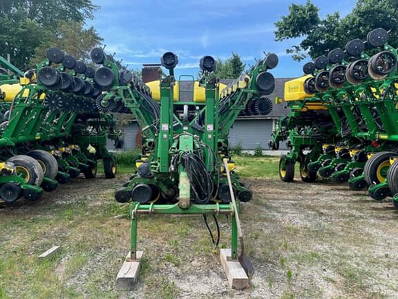 Image of John Deere 1790 equipment image 1
