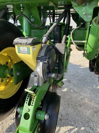 Image of John Deere 1790 equipment image 4
