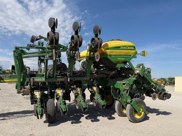 Image of John Deere 1790 equipment image 1