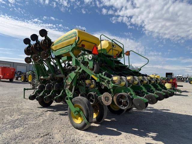 Image of John Deere 1790 equipment image 2