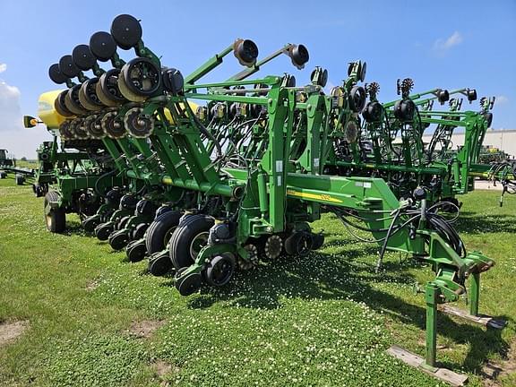 Image of John Deere 1790 equipment image 3