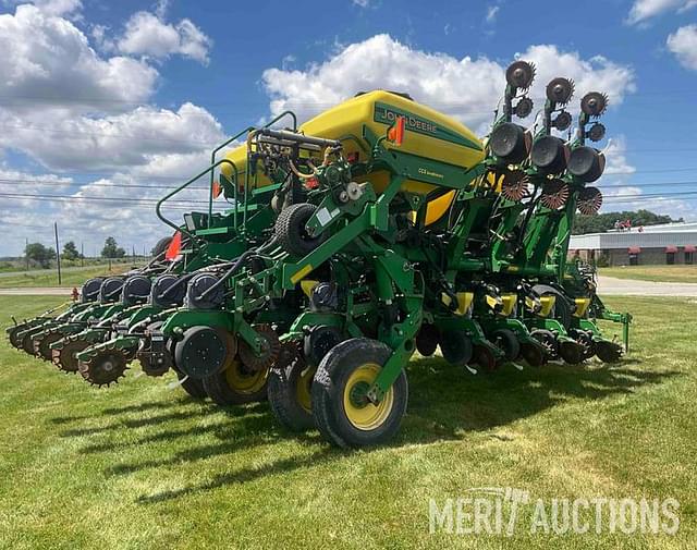 Image of John Deere 1790 equipment image 4