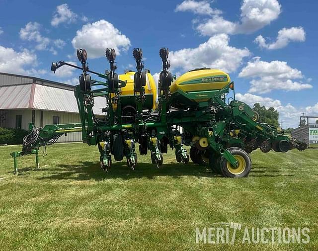 Image of John Deere 1790 equipment image 1