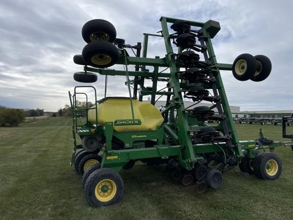 Image of John Deere 1890 equipment image 4