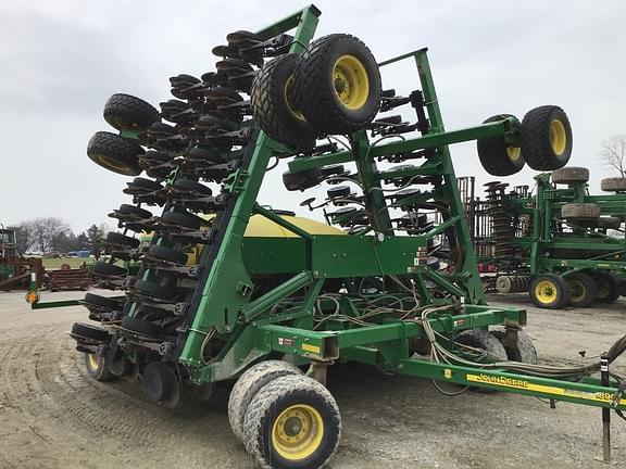 Image of John Deere 1890 equipment image 1