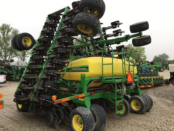 Image of John Deere 1890 equipment image 2