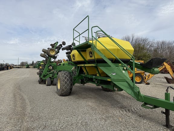 2003 John Deere 1890 Equipment Image0