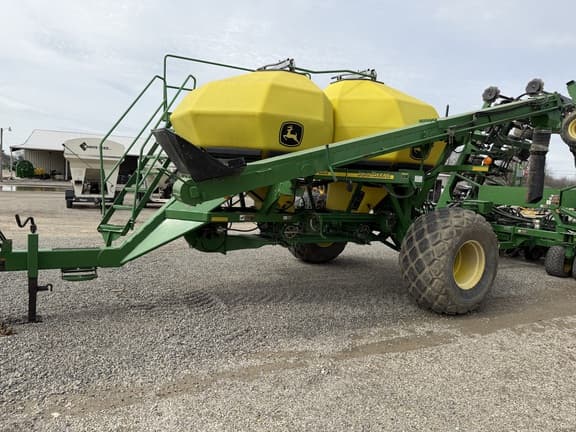 Image of John Deere 1890 equipment image 1