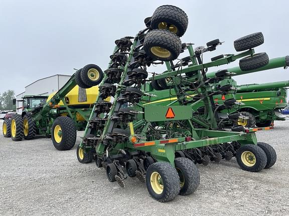 Image of John Deere 1890 equipment image 1