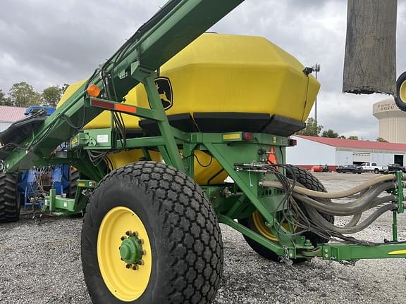 Image of John Deere 1890 equipment image 3