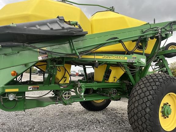 Image of John Deere 1890 equipment image 2