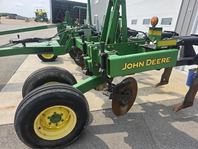 Image of John Deere 2100 equipment image 3