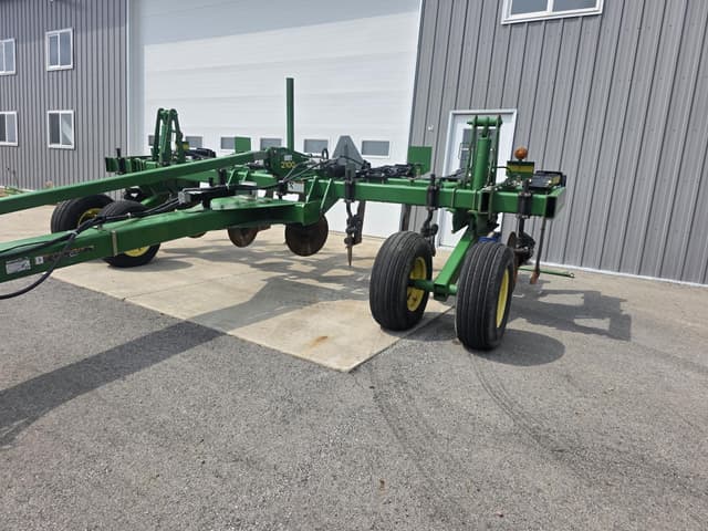 Image of John Deere 2100 equipment image 2