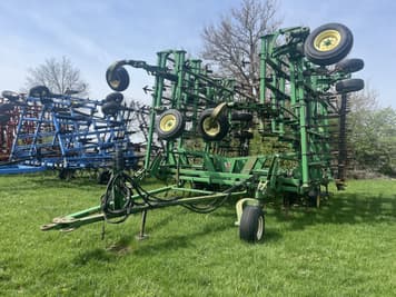 Main image John Deere 2200