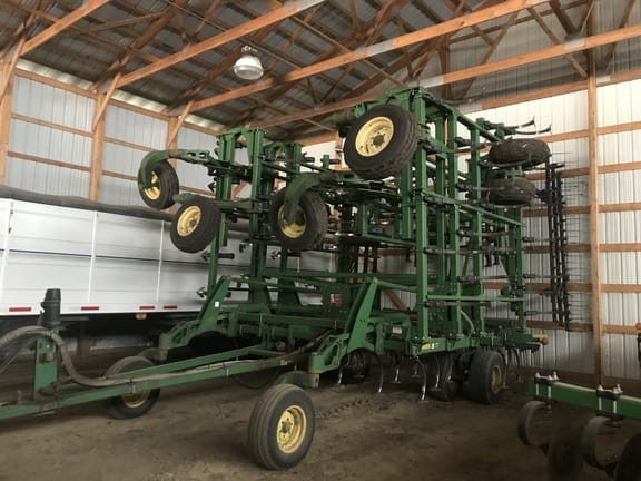 Main image John Deere 2200