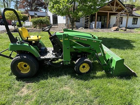 Image of John Deere 2210 Primary image