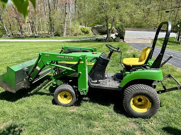 Image of John Deere 2210 equipment image 2