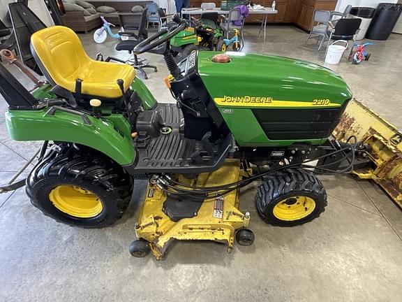Image of John Deere 2210 Primary image