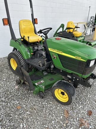 Image of John Deere 2210 equipment image 2