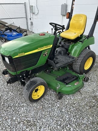 Image of John Deere 2210 equipment image 1
