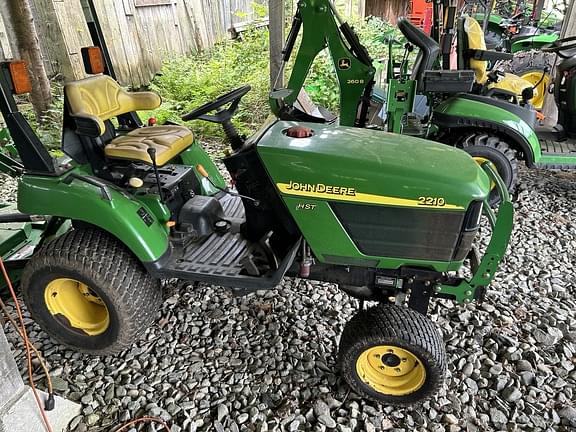 Image of John Deere 2210 equipment image 1