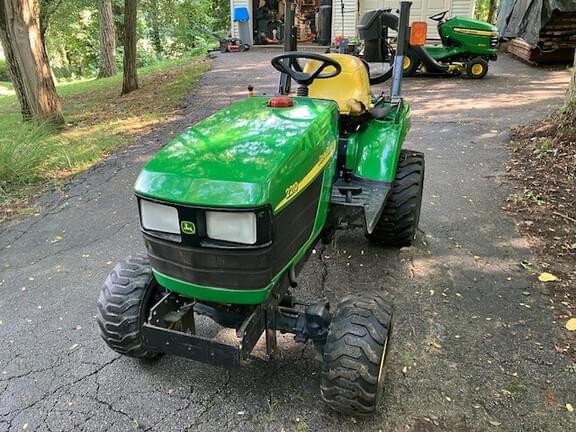 Image of John Deere 2210 equipment image 1