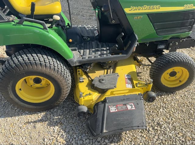 Image of John Deere 2210 equipment image 3