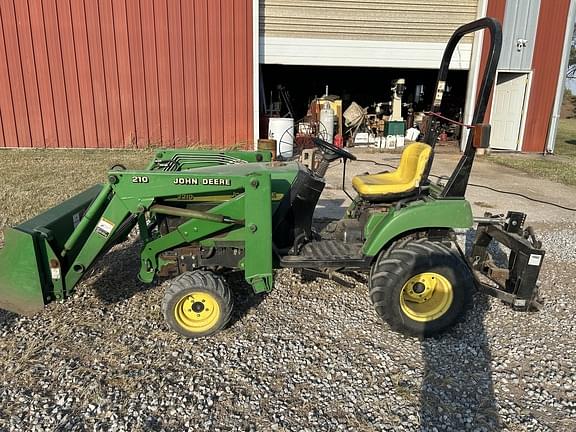 Image of John Deere 2210 equipment image 1