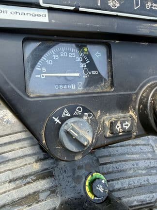 Image of John Deere 2210 equipment image 2