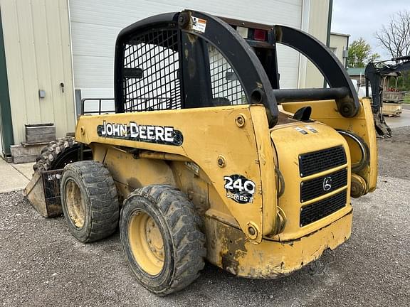Image of John Deere 240 Series II equipment image 3